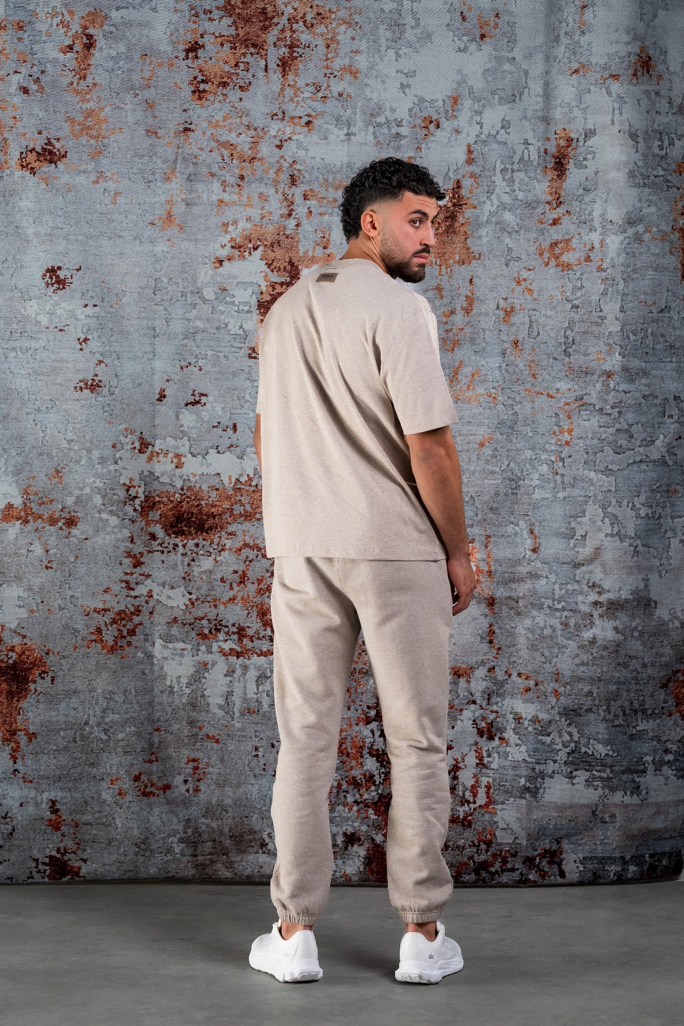 BASIC CURVE SHIRT - DARK BEIGE