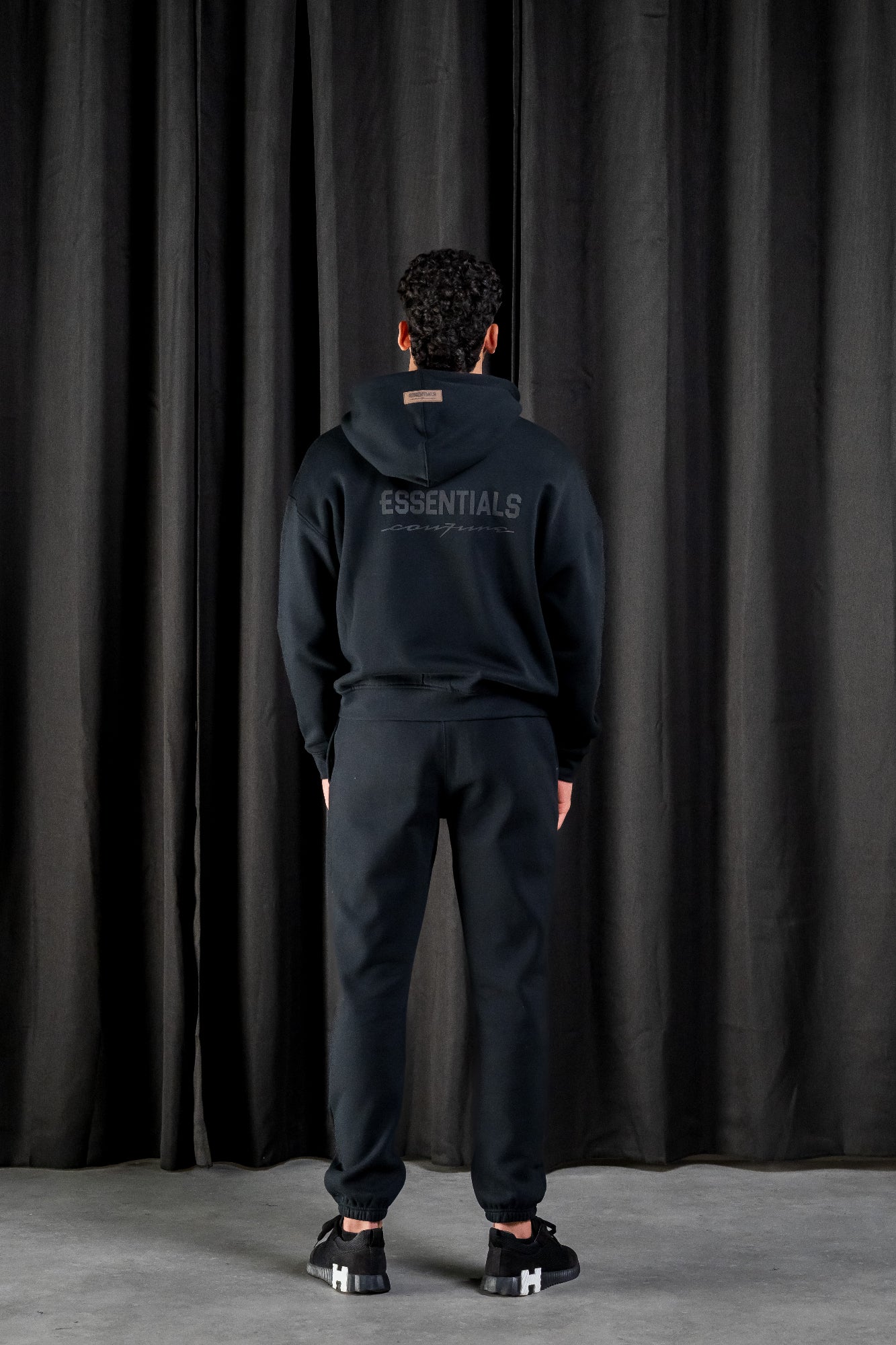 BASIC ZIPPER TRACKSUIT - BLACK