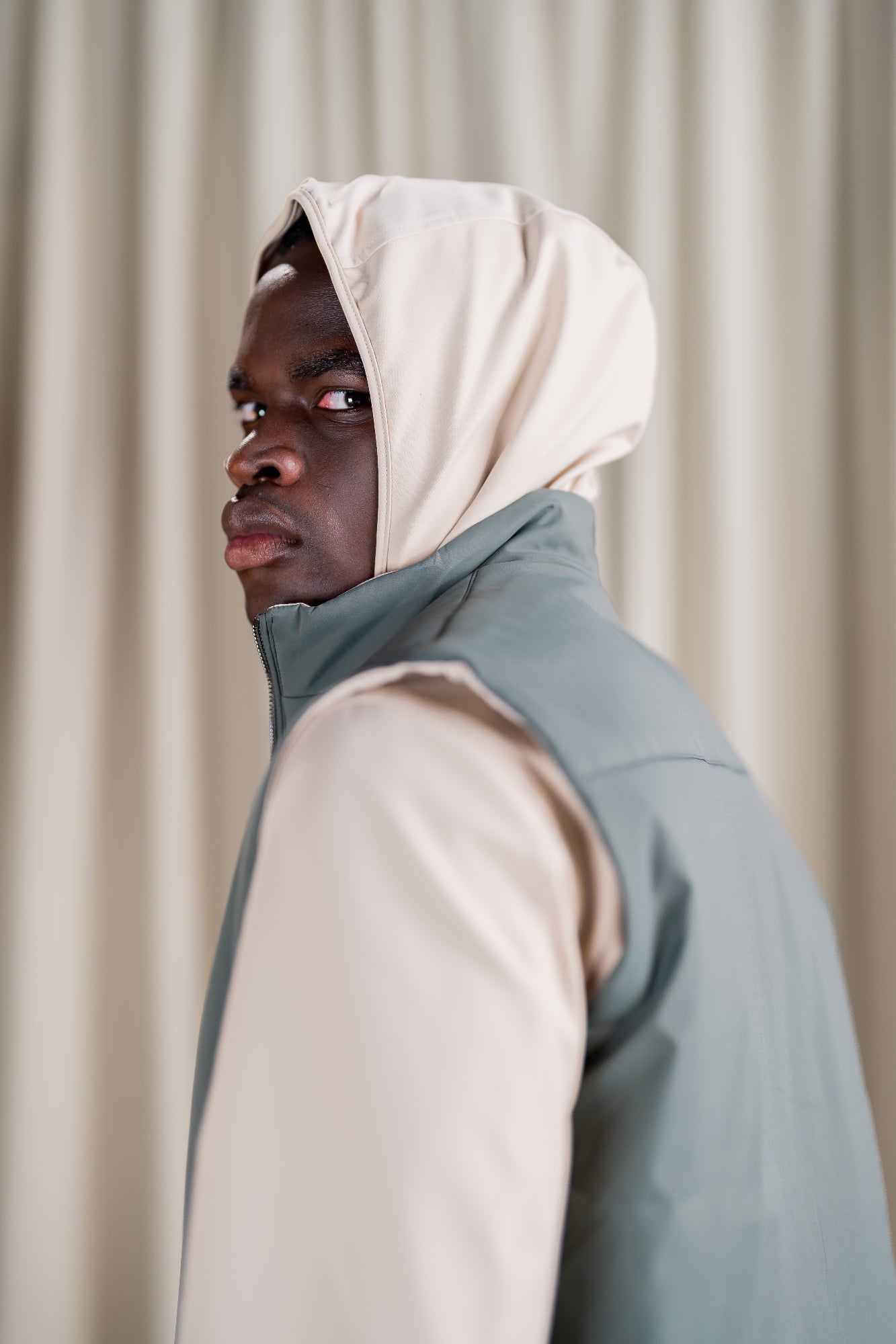 REFLECTION BODY WARMER - GREEN/BEIGE