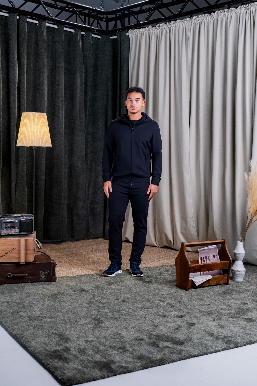 REFLECTION TECH TRACKSUIT - BLACK