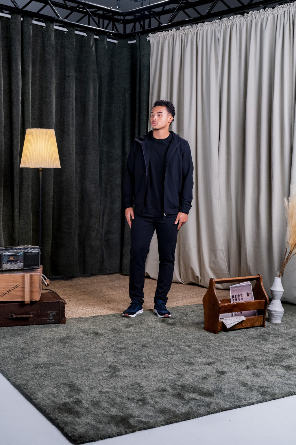 REFLECTION TECH TRACKSUIT - BLACK