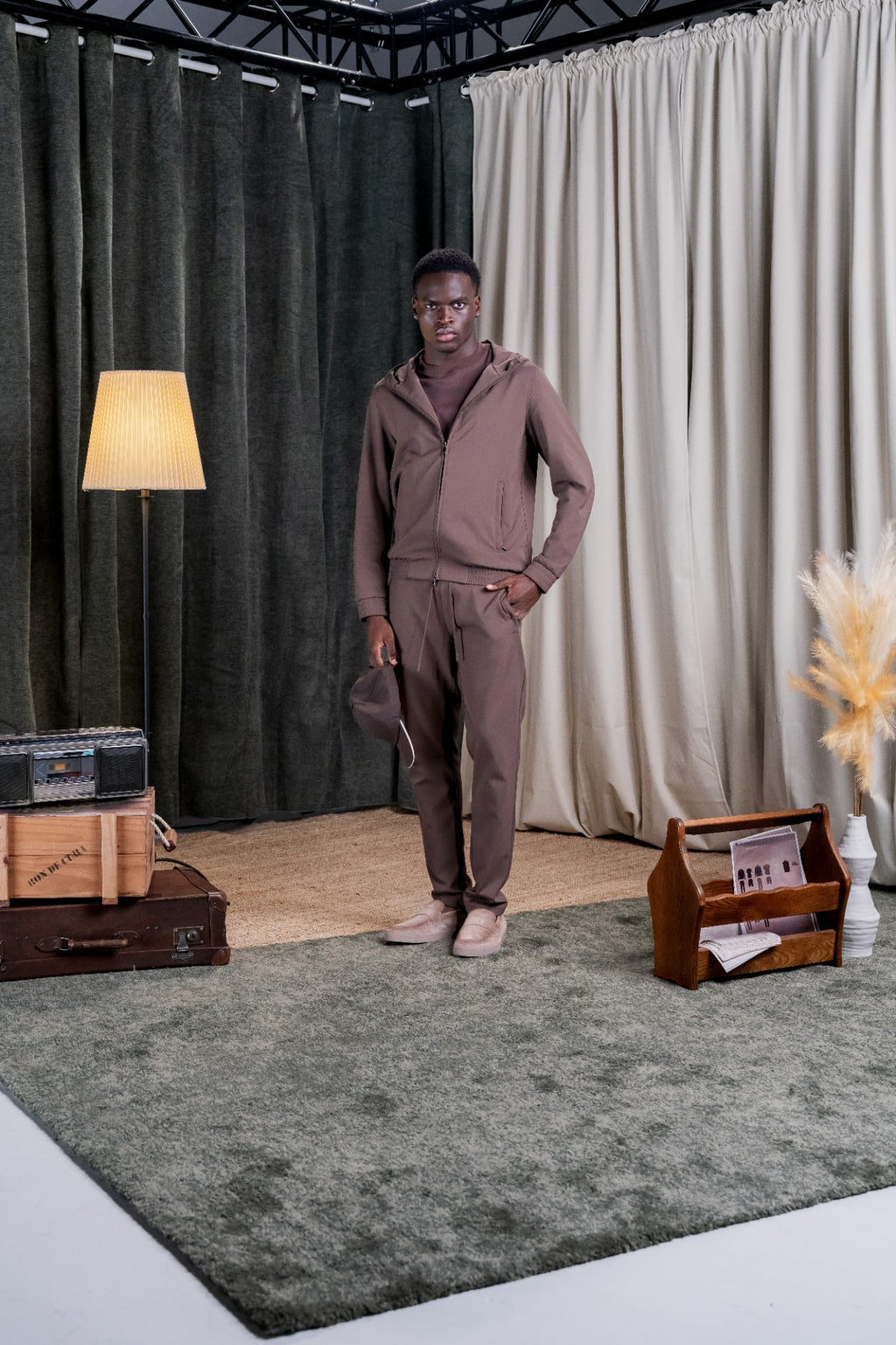 REFLECTION TECH TRACKSUIT - BROWN