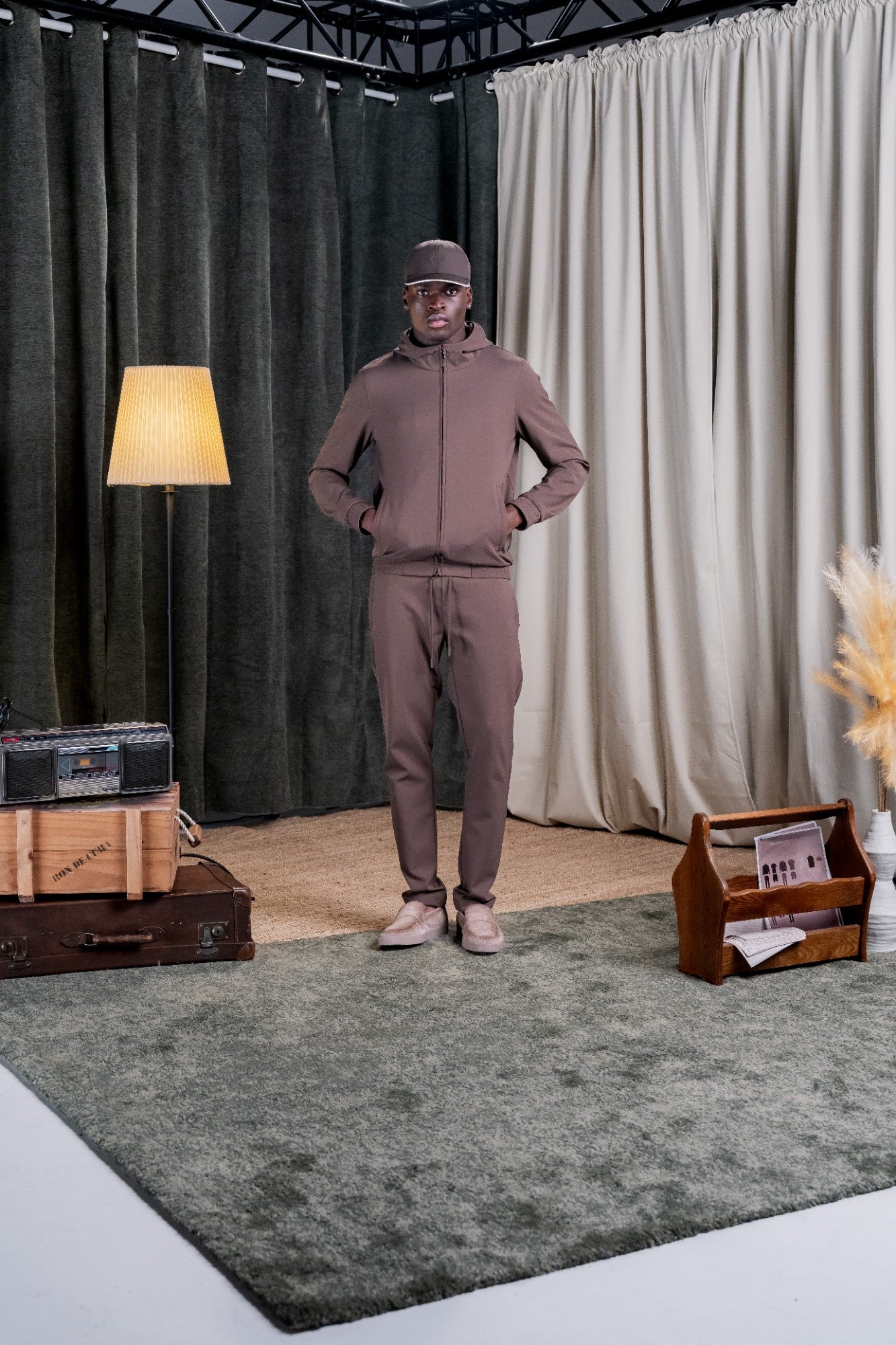 REFLECTION TECH TRACKSUIT - BROWN